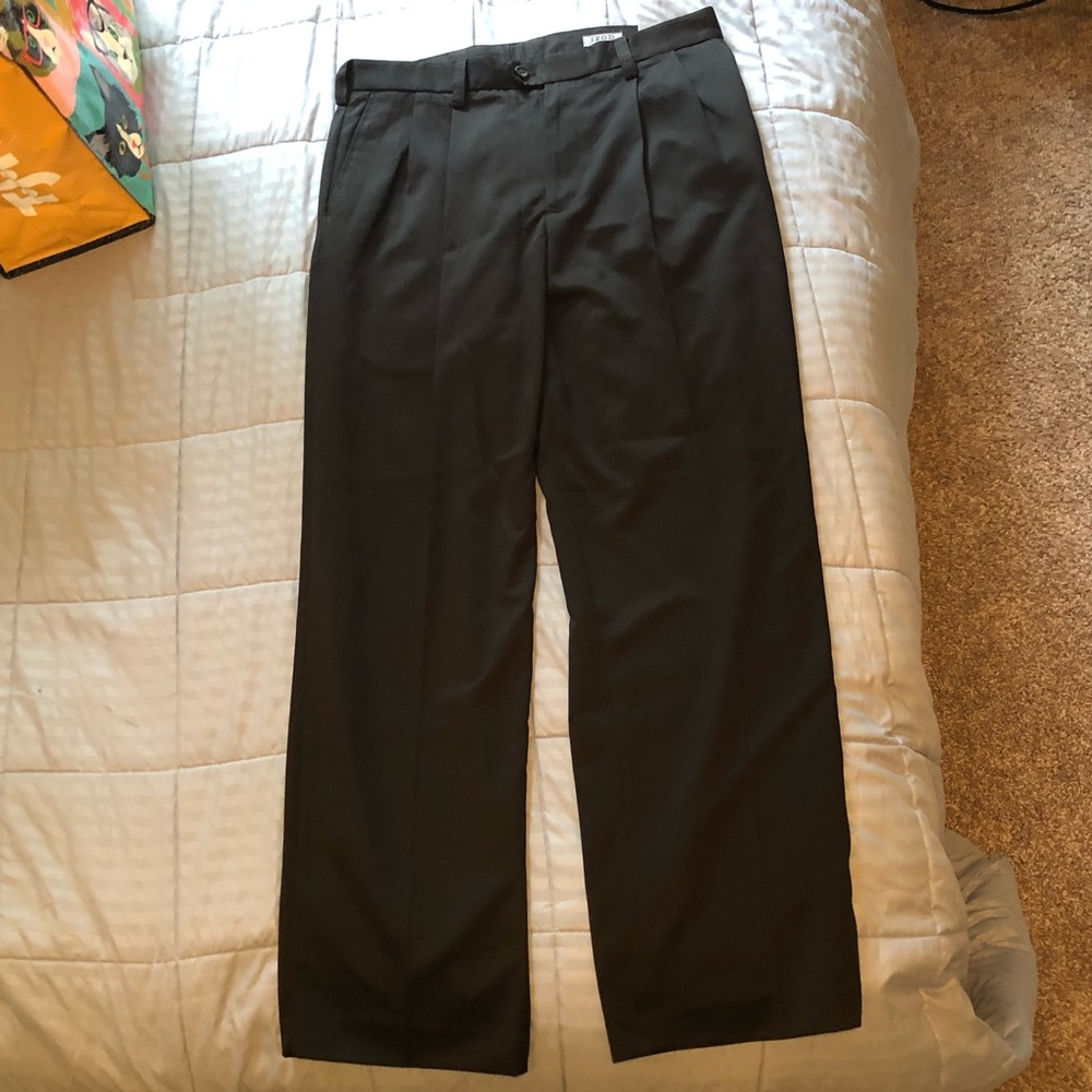 IZOD Men’s Black Golf Pants - Size 33x32 NWT